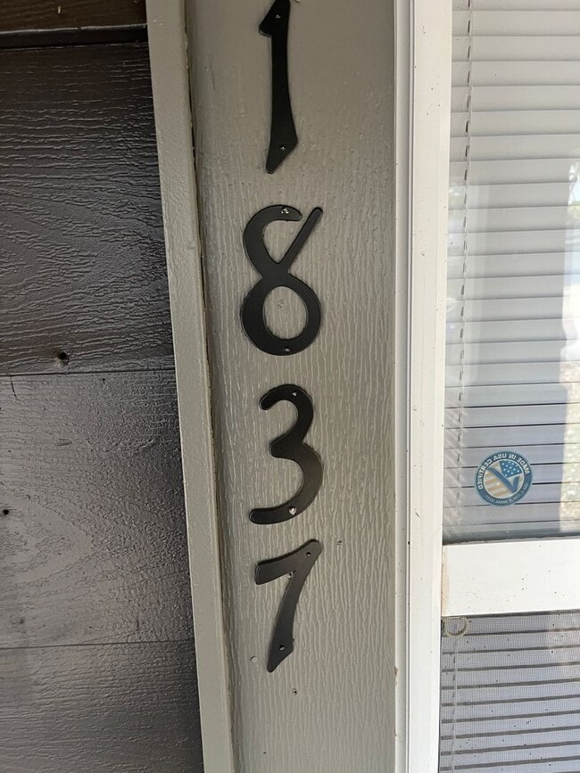 Building Photo - $795 - 2 bed 1 bath - Duplex