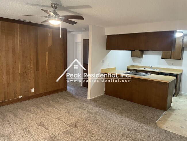 Foto del edificio - 5433 E Knoll Dr