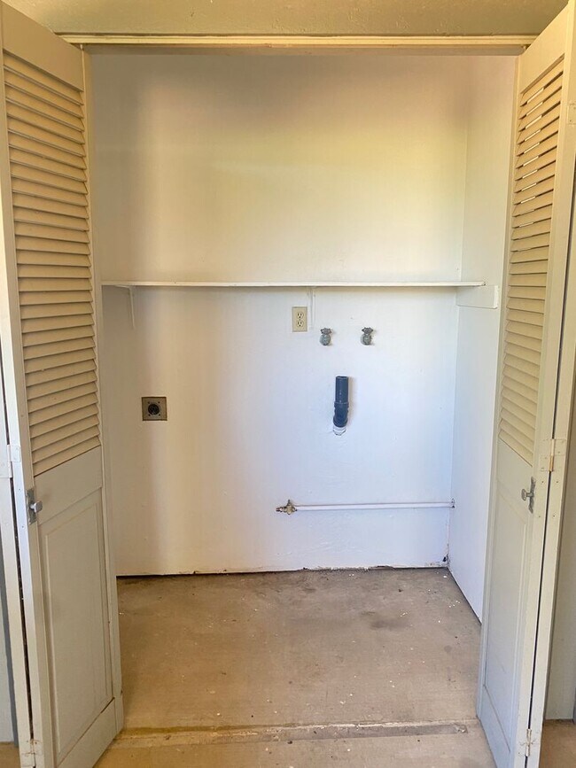 Foto del edificio - **Newly Remodeled and Updated 2 Bedroom/ 1...
