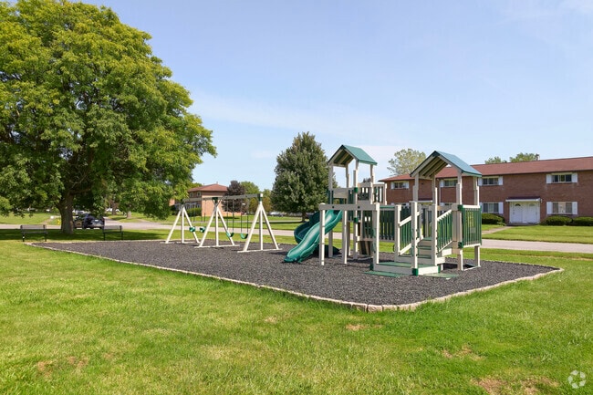 Playground - Chase Woods Manor Townhomes