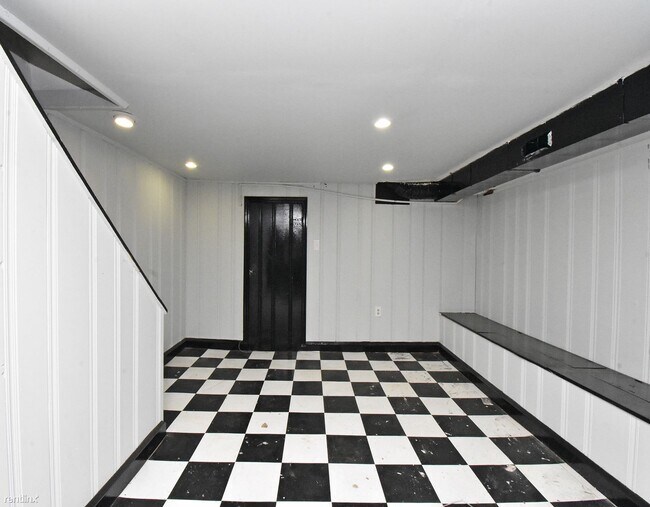 Building Photo - 2 br, 1.5 bath House - 3906 Gelston Dr