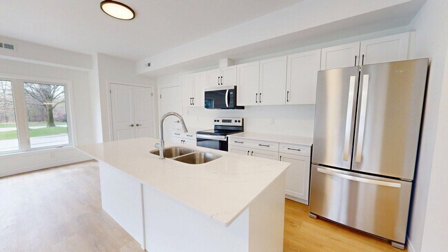 Photo du bâtiment - BRAND NEW TWO BEDROOM 2 BATHROOM UNITS-454...