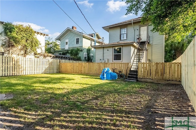 Building Photo - 620 W 38th St