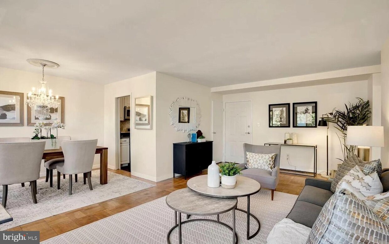 Foto principal - 3900 Tunlaw Rd NW