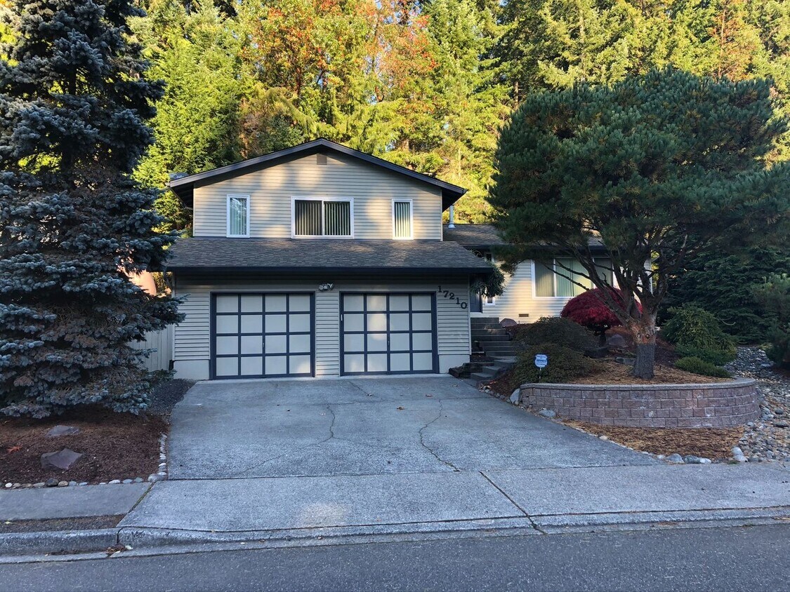 Primary Photo - For Lease $2800/Mo- 3 bed 2.5 Bath Tri-Lev...