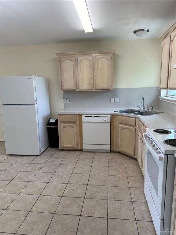 Building Photo - 1521 Oasis Dr