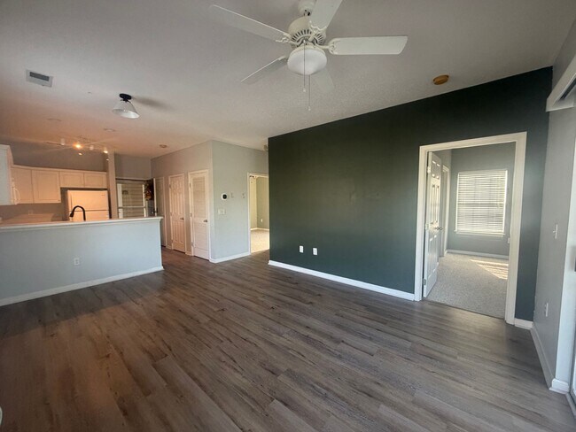 Foto del edificio - 2020 Cross Gate Blvd