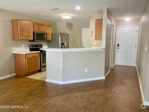 Building Photo - 196 Brookfall Dr