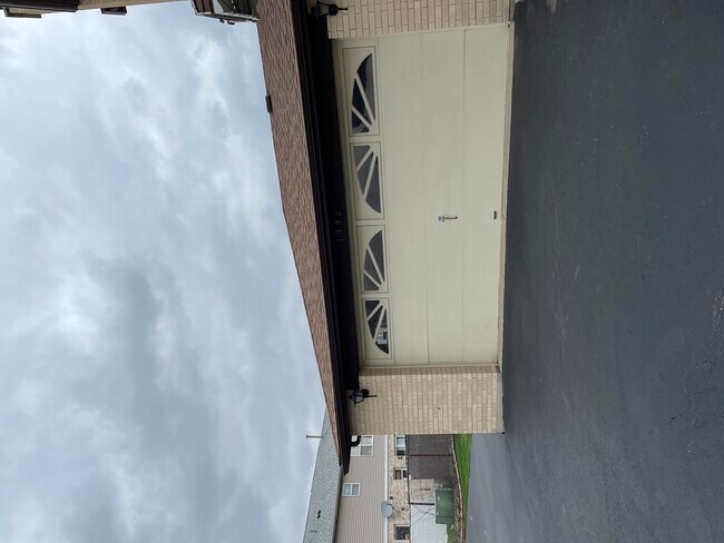 Building Photo - 8032 82nd St