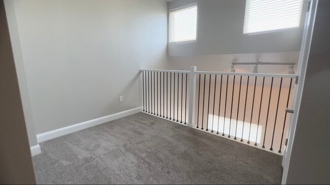 Sky- Upstairs/Bedroom - 200 5th Apartments