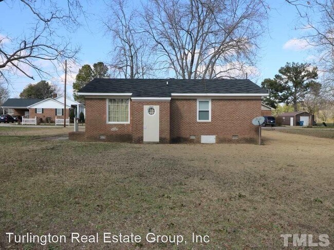 Building Photo - 3 br, 1.5 bath House - 708 Clayton St.