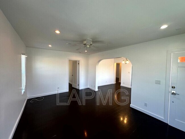 Building Photo - 5036 Ladd Ave.