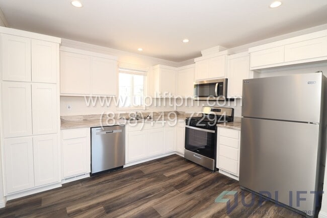 Building Photo - *NEW* 3 Bed, 2 Bath Home in El Cajon Avail...