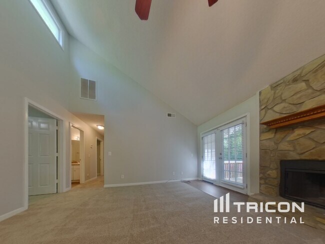 Building Photo - 2435 Sheridan Ct