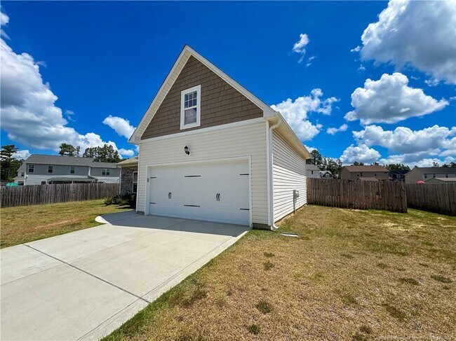 Building Photo - 193 Fieldbrook St