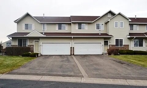 Foto principal - 8921 Olive Ln N