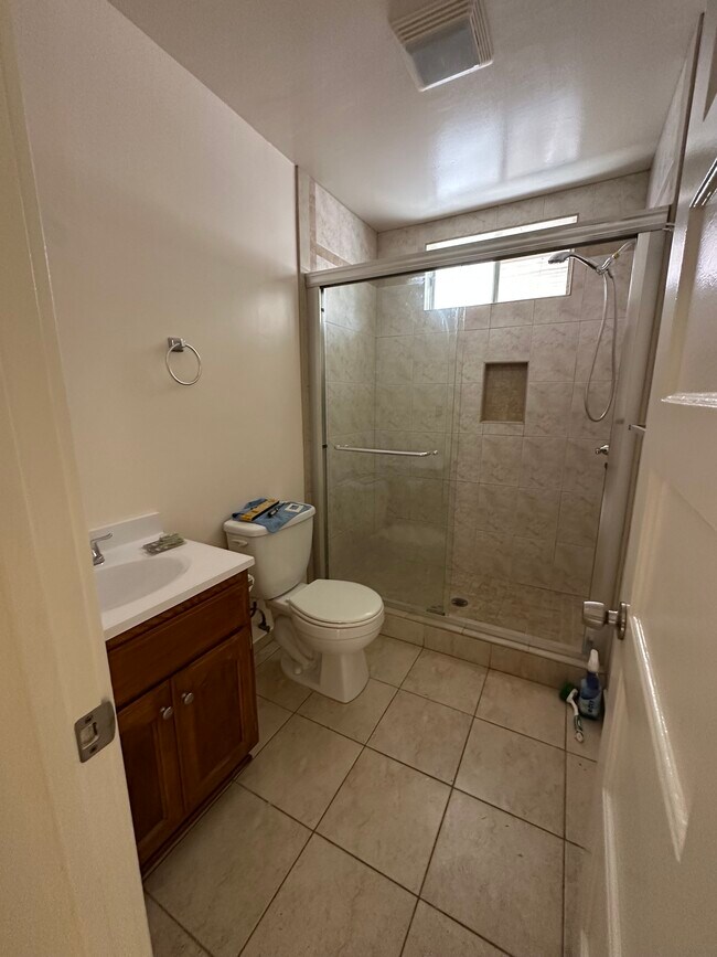 Foto del edificio - 2483 Chelsea St