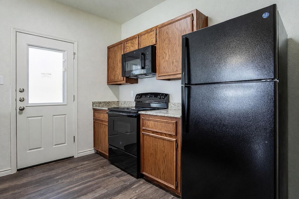 Foto del edificio - AVAILABLE SOON!