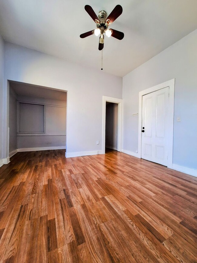 Building Photo - Charming Studio Apartment On Second Floor