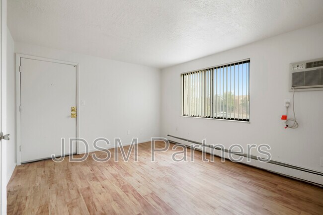 Building Photo - 2455 Bryant St