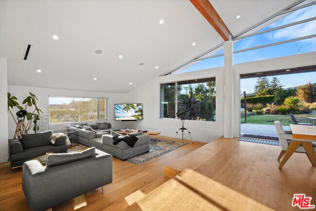 Foto del edificio - 30479 Morning View Dr