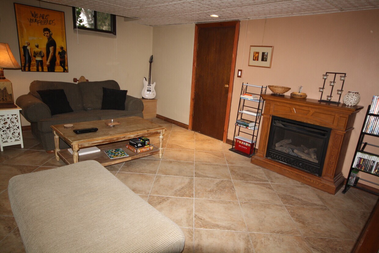 839 W South St Unit 5, Kalamazoo, MI 49007 Condo for Rent in