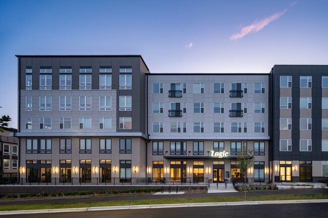 Building Photo - Logic at White Oak