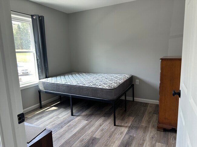 Foto del edificio - 161 Kendall Ave