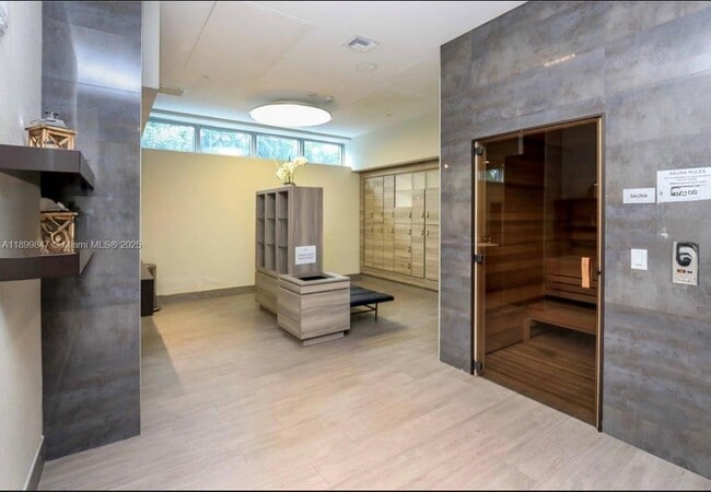 Photo - 17111 Biscayne Blvd House