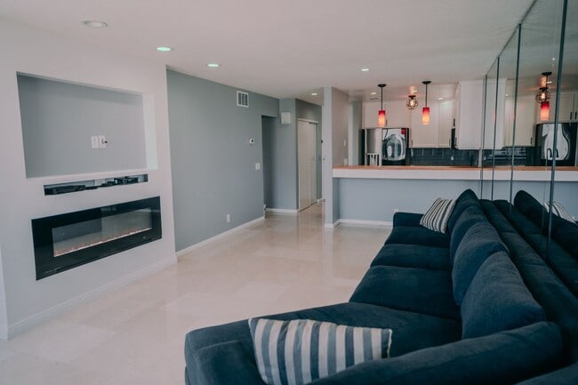 Foto del edificio - 1140 E Ocean Blvd