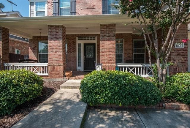 Building Photo - 817 Water Oak Tr