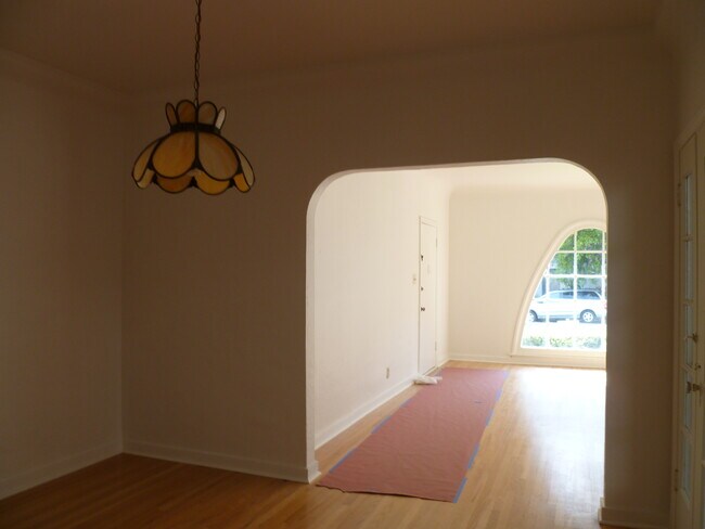 dinning room - 118 N Croft Ave