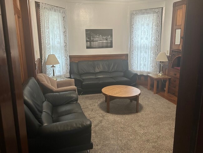 Building Photo - 29 Clarke St