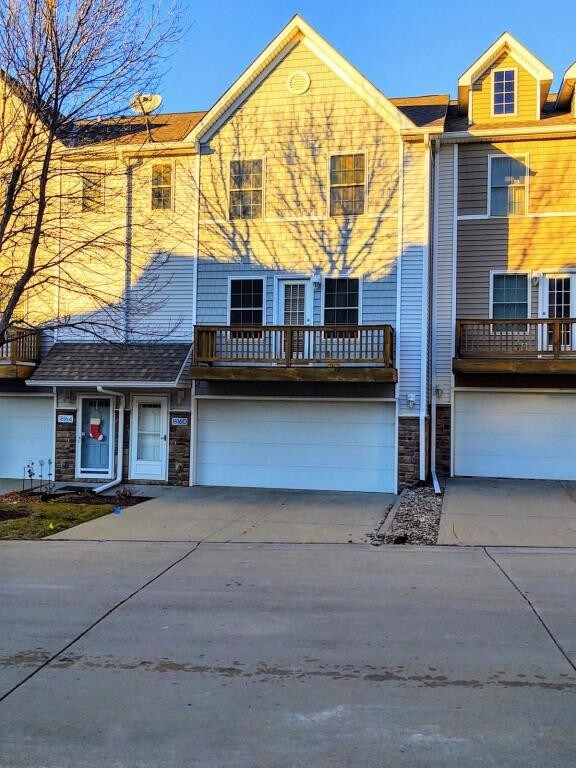 Foto principal - 18160 Hayes Court