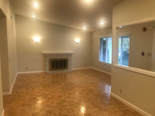 Living room - 9624 Davona Dr