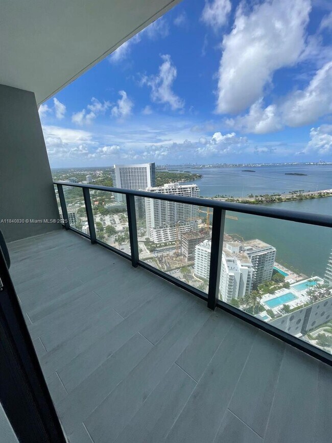 Foto del edificio - 501 NE 31st St
