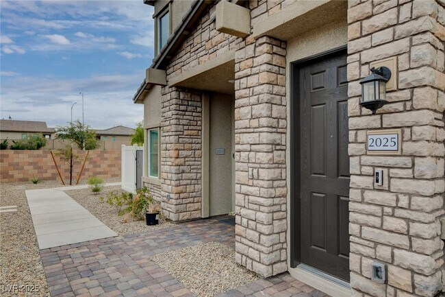 Foto del edificio - 237 Callen Falls Ave