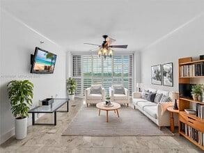 Building Photo - 2501 Brickell Ave