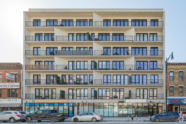 Building Photo - Avanti