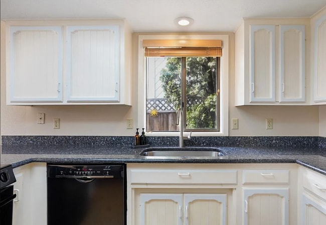 Building Photo - 3664 NW Wisteria Pl