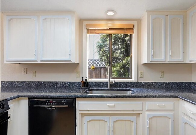 Foto del edificio - 3664 NW Wisteria Pl