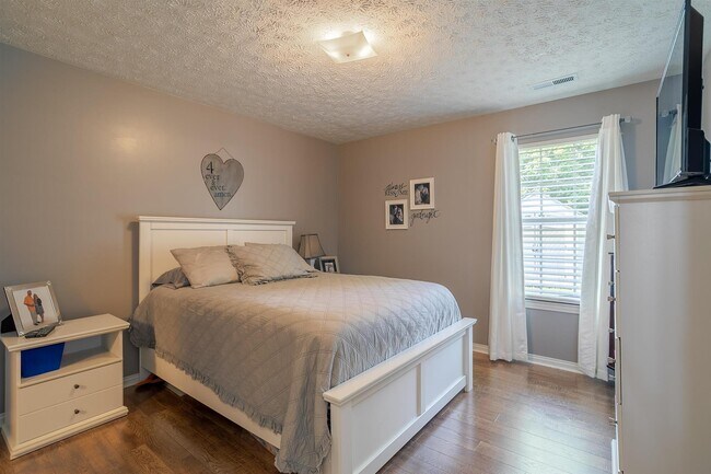 Foto del edificio - 5839 Riverwalk Cir