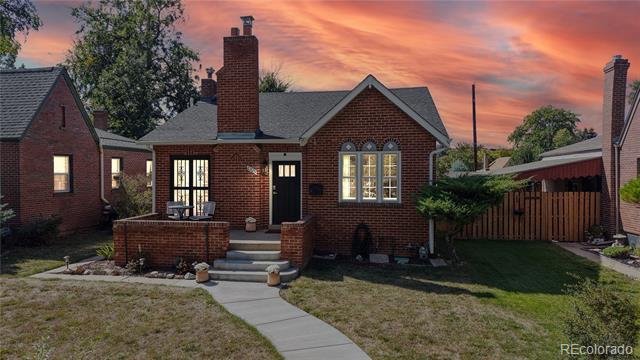 Foto del edificio - 1325 Dahlia St