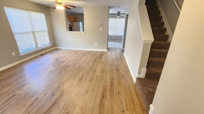 Foto del edificio - Beautiful 3 Bedroom 1.5 Bathroom Town Home