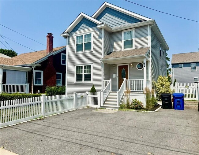 Foto del edificio - 52 Bedlow Ave