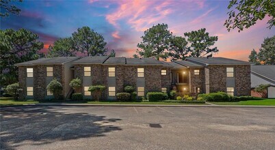 Building Photo - 1260 Sutton Ct