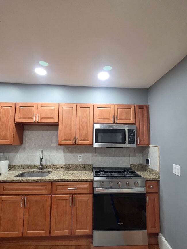 Building Photo - 18 Mascot St Building Photo - 18 Mascot St