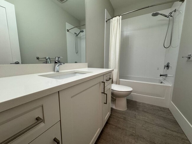 Building Photo - 24735 101B Av