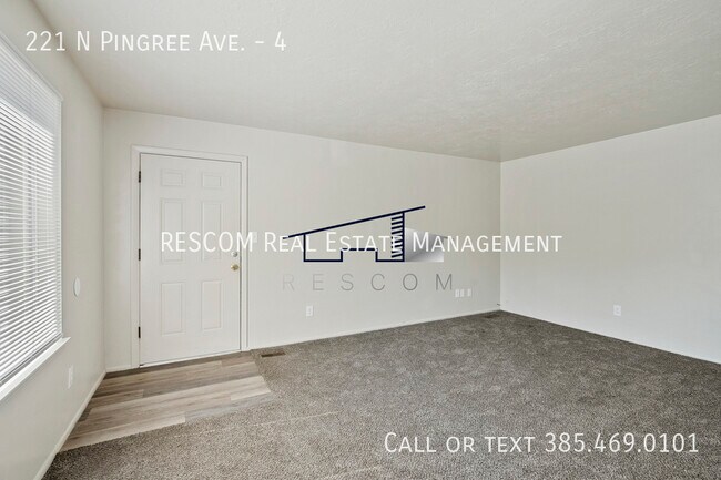 Building Photo - 221 N Pingree Ave