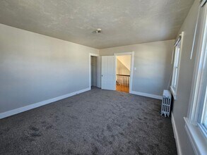 Building Photo - 147 S Main St